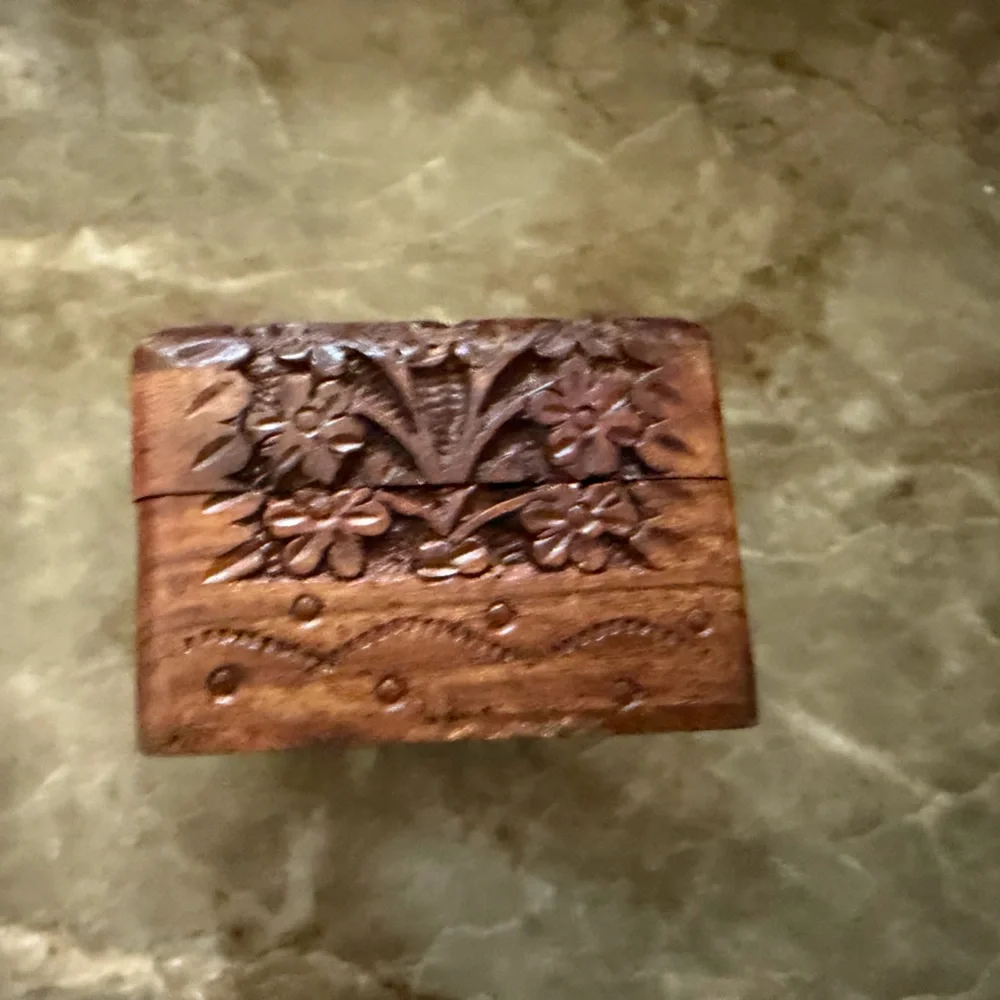 Carved Wooden Trinket Box, jewelry box,‎ small, hand carved